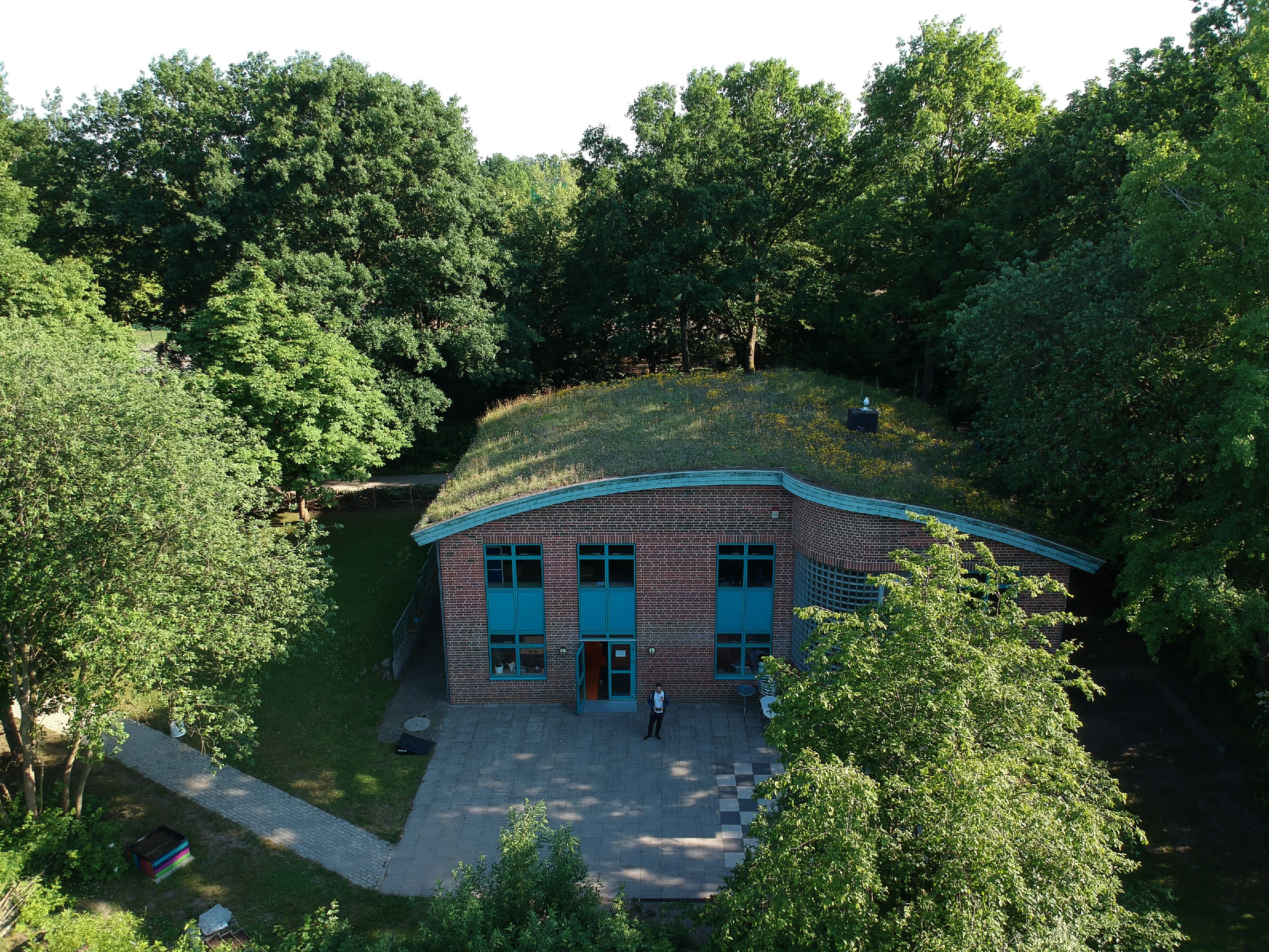 Luftaufnahme vom JUZ Tonne